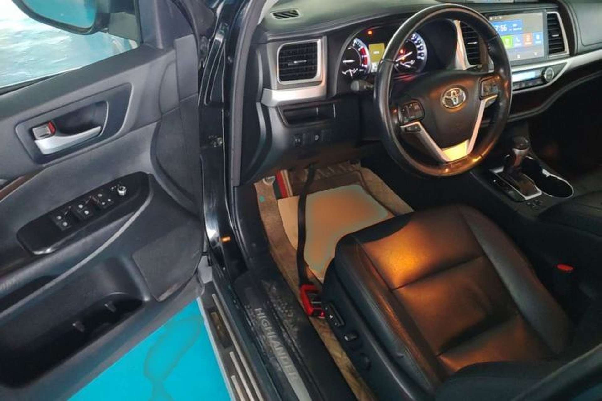 Used Toyota Highlander 2017 2.0T Two-Wheel Drive Luxury Edition 7 Seats Driver Seat