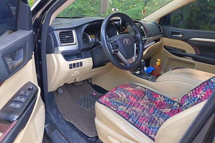Used Toyota Highlander 2017 2.0T Two-Wheel Drive Elite Version 7 Seats Driver Seat