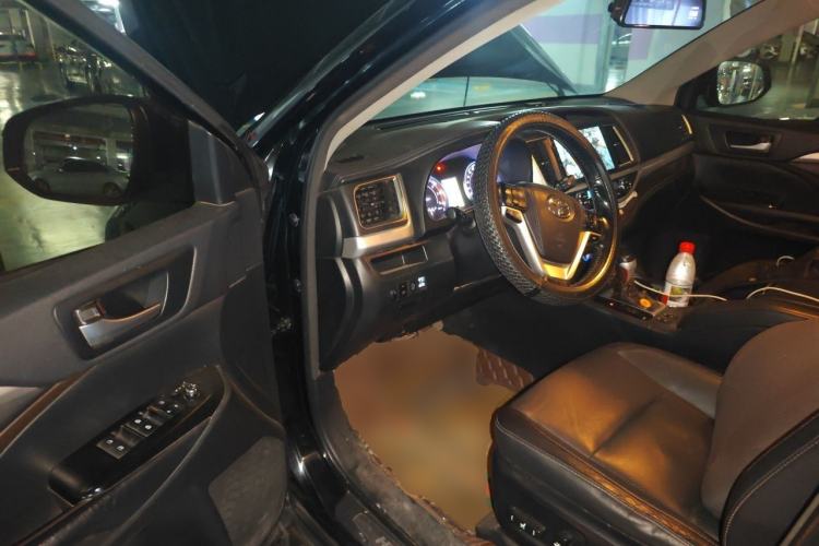 Used Toyota Highlander 2017 2.0T Four-Wheel Drive Luxury Edition 7 Seats Driver Seat