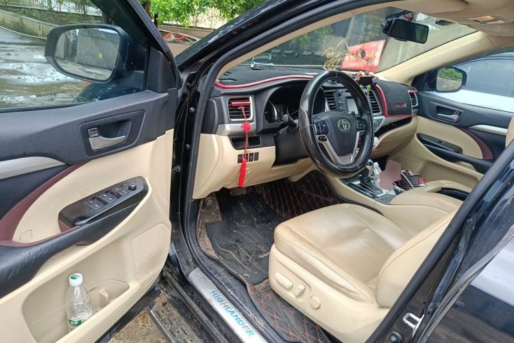 Used Toyota Highlander 2017 2.0T Two-Wheel Drive Luxury Edition 7 Seats Driver Seat