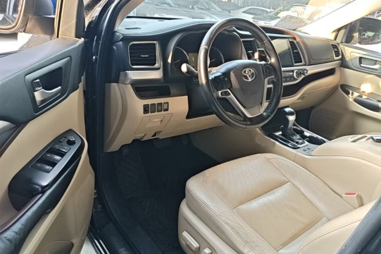 Used Toyota Highlander 2017 2.0T Four-Wheel Drive Luxury Edition 7 Seats Driver Seat