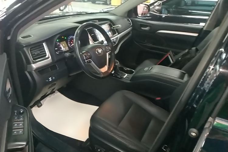 Used Toyota Highlander 2017 2.0T Four-Wheel Drive Luxury Edition 7 Seats Driver Seat