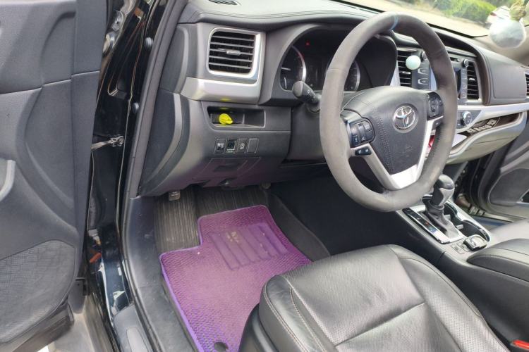 Used Toyota Highlander 2017 2.0T Four-Wheel Drive Luxury Edition 7 Seats Driver Seat