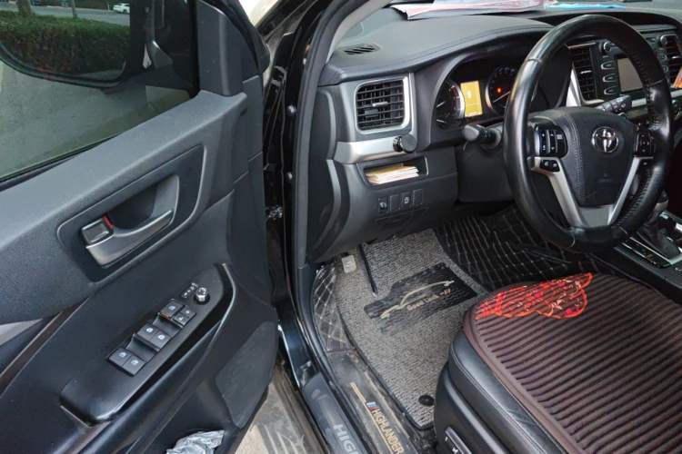 Used Toyota Highlander 2017 2.0T Four-Wheel Drive Luxury Edition 7 Seats Driver Seat