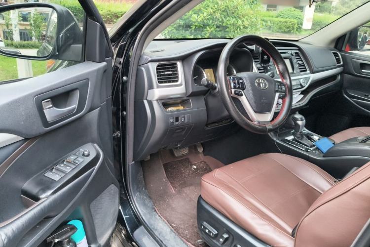 Used Toyota Highlander 2017 2.0T Four-Wheel Drive Black Edition Limited Model Driver Seat