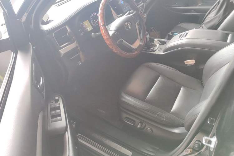 Used Toyota Highlander 2017 2.0T Four-Wheel Drive Luxury Edition 7 Seats Driver Seat