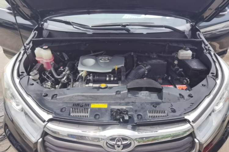 Used Toyota Highlander 2017 2.0T Two-Wheel Drive Elite Edition 5 Seats Engine Bay