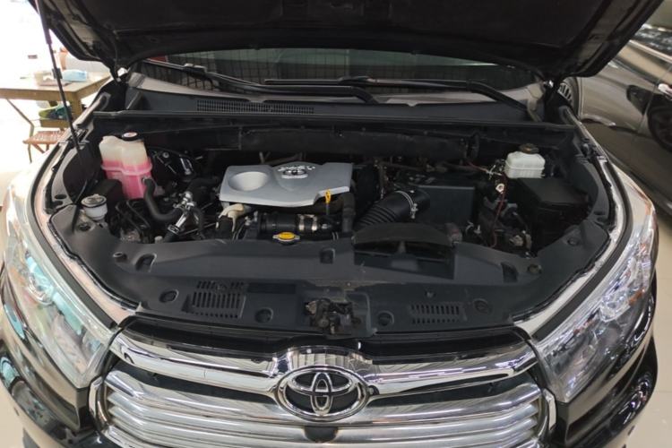 Used Toyota Highlander 2017 2.0T Four-Wheel Drive Luxury Edition 7 Seats Engine Bay