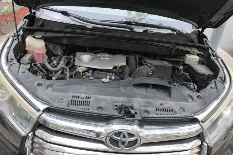 Used Toyota Highlander 2017 2.0T Four-Wheel Drive Luxury Edition 7 Seats Engine Bay
