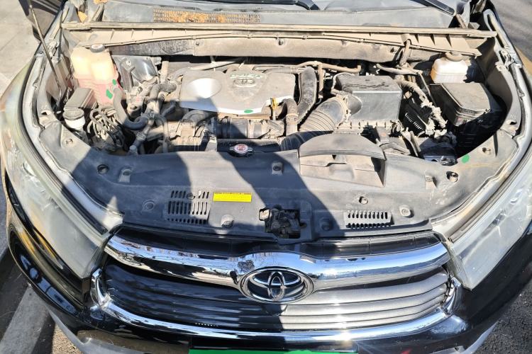 Used Toyota Highlander 2017 2.0T Two-Wheel Drive Elite Edition 5 Seats Engine Bay
