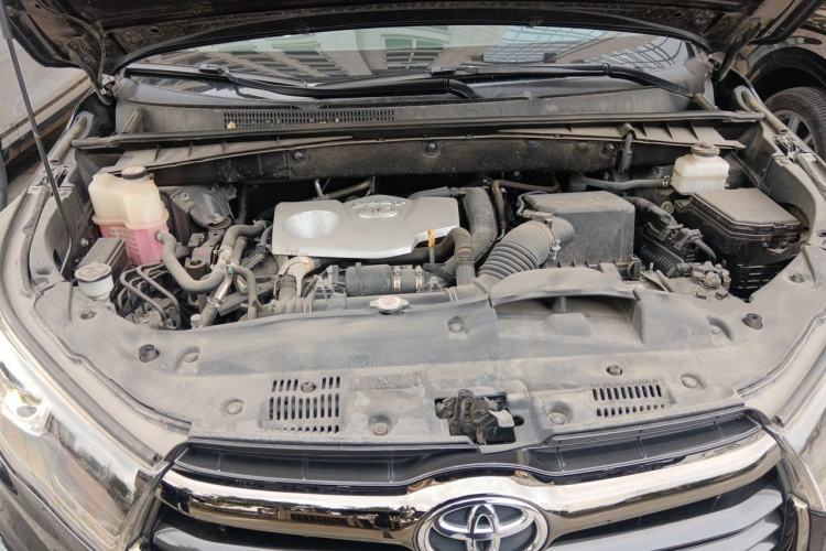 Used Toyota Highlander 2017 2.0T Four-Wheel Drive Black Edition Limited Model Engine Bay