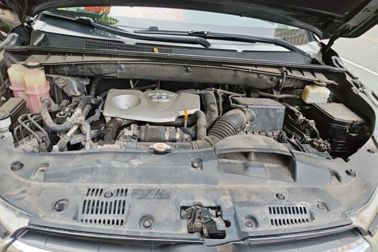 Used Toyota Highlander 2017 2.0T Two-Wheel Drive Elite Version 7 Seats Engine Bay