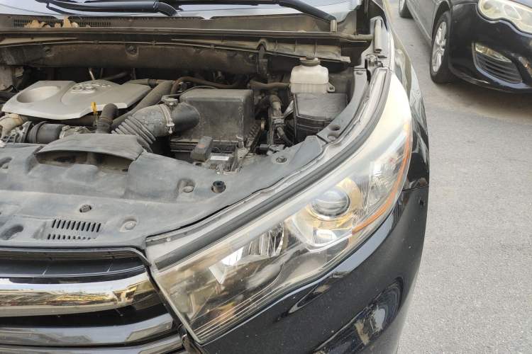 Used Toyota Highlander 2017 2.0T Four-Wheel Drive Black Edition Limited Model Engine Bay Left