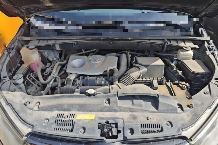 Used Toyota Highlander 2017 2.0T Four-Wheel Drive Black Edition Limited Model Engine Bay