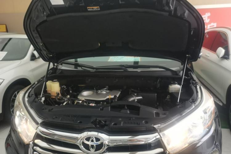 Used Toyota Highlander 2017 2.0T Four-Wheel Drive Luxury Edition 7 Seats Engine Bay