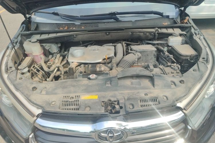 Used Toyota Highlander 2017 2.0T Four-Wheel Drive Luxury Edition 7 Seats Engine Bay