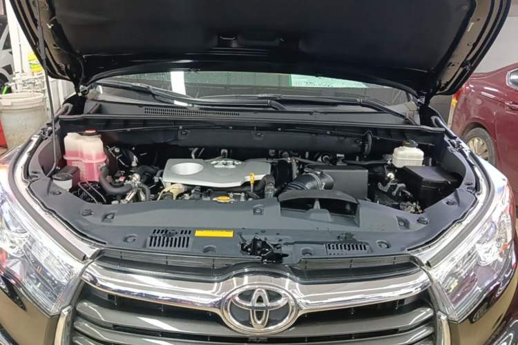 Used Toyota Highlander 2017 2.0T Four-Wheel Drive Luxury Edition 7 Seats Engine Bay