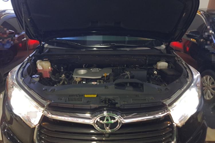 Used Toyota Highlander 2017 2.0T Four-Wheel Drive Luxury Edition 7 Seats Engine Bay