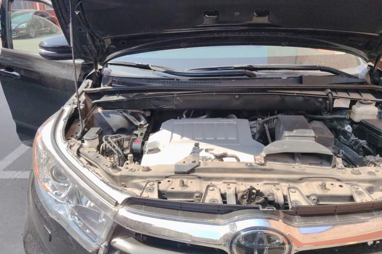 Used Toyota Highlander 2017 3.5L Four-Wheel Drive Ultimate Edition 7-Seater Engine Bay Right