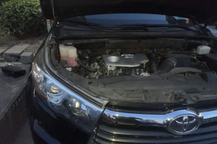 Used Toyota Highlander 2017 2.0T Two-Wheel Drive Elite Edition 5 Seats Engine Bay Right