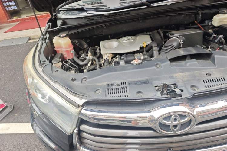 Used Toyota Highlander 2017 2.0T Four-Wheel Drive Luxury Edition 7 Seats Engine Bay Right