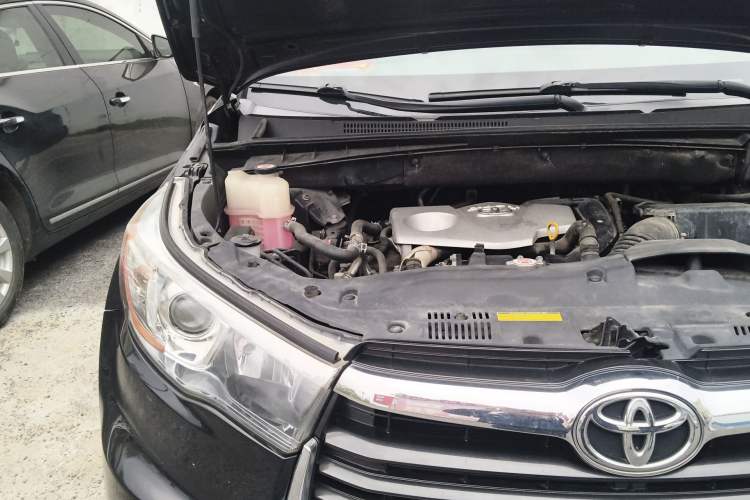 Used Toyota Highlander 2017 2.0T Four-Wheel Drive Luxury Edition 7 Seats Engine Bay Right