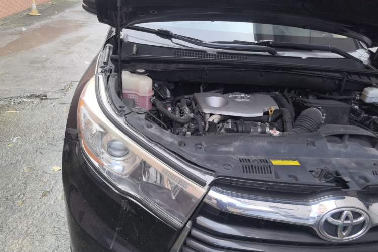 Used Toyota Highlander 2017 2.0T Two-Wheel Drive Elite Edition 5 Seats Engine Bay Right