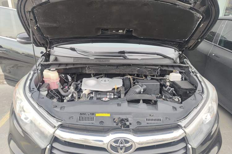 Used Toyota Highlander 2017 2.0T Two-Wheel Drive Elite Edition 5 Seats Engine Bay