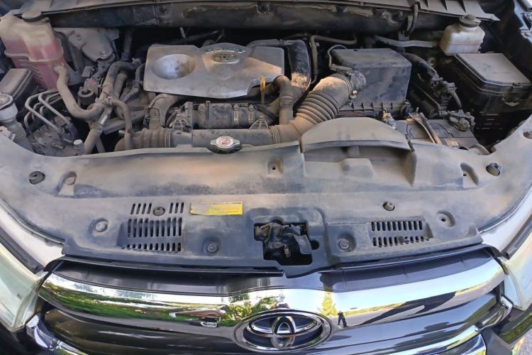 Used Toyota Highlander 2017 2.0T Two-Wheel Drive Elite Version 7 Seats Engine Bay