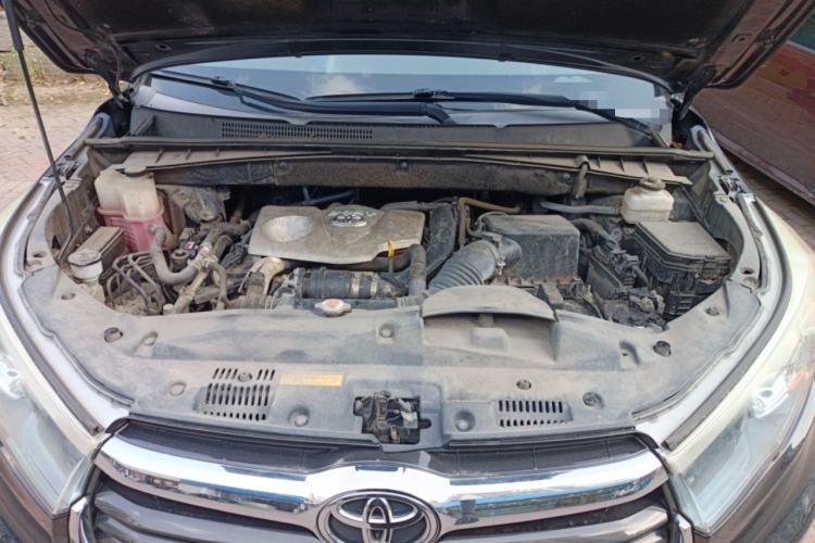 Used Toyota Highlander 2017 2.0T Two-Wheel Drive Elite Edition 5 Seats Engine Bay