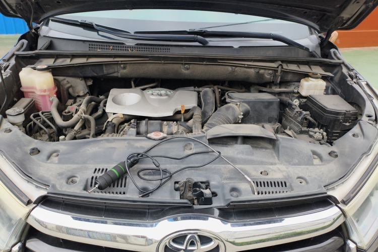 Used Toyota Highlander 2017 2.0T Four-Wheel Drive Luxury Edition 7 Seats Engine Bay