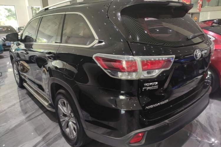 Used Toyota Highlander 2017 2.0T Four-Wheel Drive Elite Edition 7-Seater Exterior 2