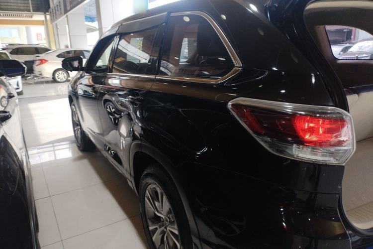 Used Toyota Highlander 2017 2.0T Four-Wheel Drive Elite Edition 7-Seater Exterior 3
