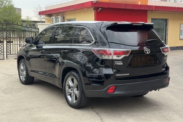 Used Toyota Highlander 2017 2.0T Two-Wheel Drive Luxury Edition 7 Seats Exterior 3