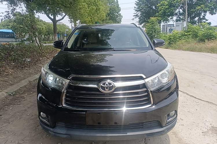 Used Toyota Highlander 2017 2.0T Two-Wheel Drive Elite Version 7 Seats Front