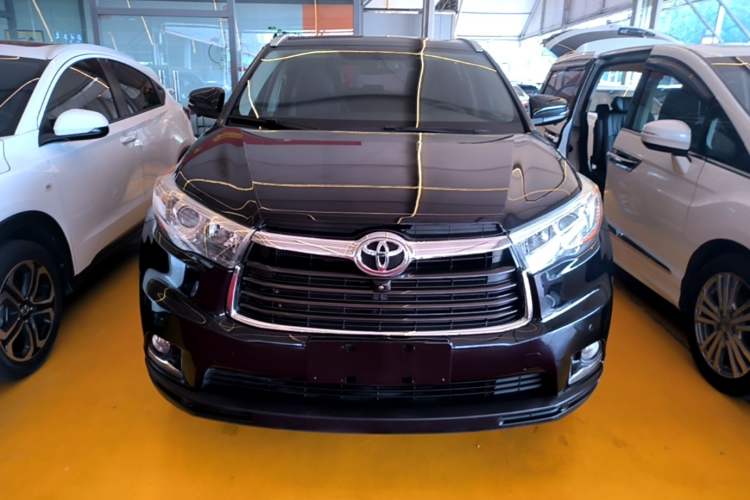 Used Toyota Highlander 2017 2.0T Four-Wheel Drive Luxury Edition 7 Seats Front