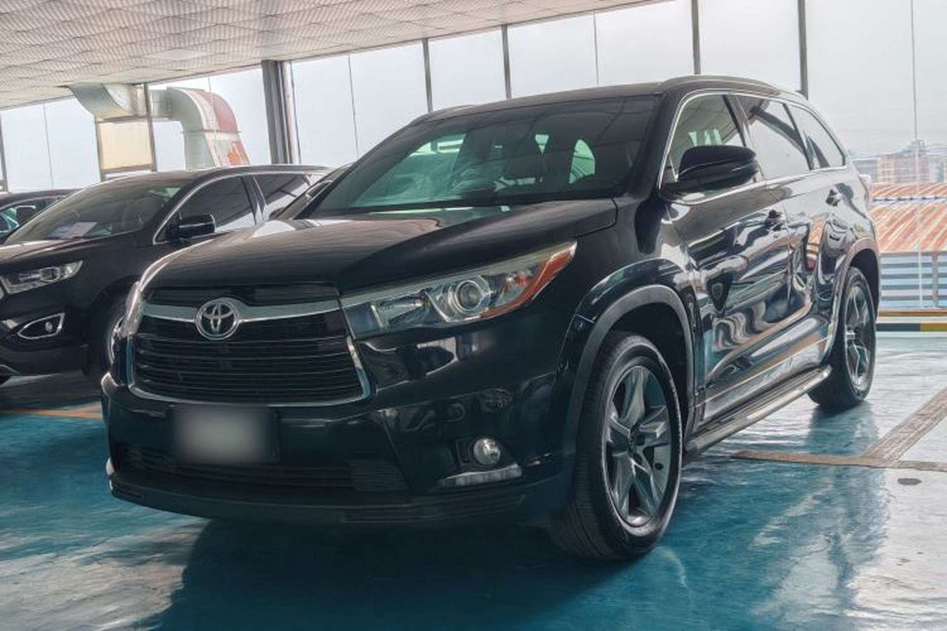 Used Toyota Highlander 2017 2.0T Two-Wheel Drive Luxury Edition 7 Seats Front Left 45 Deg