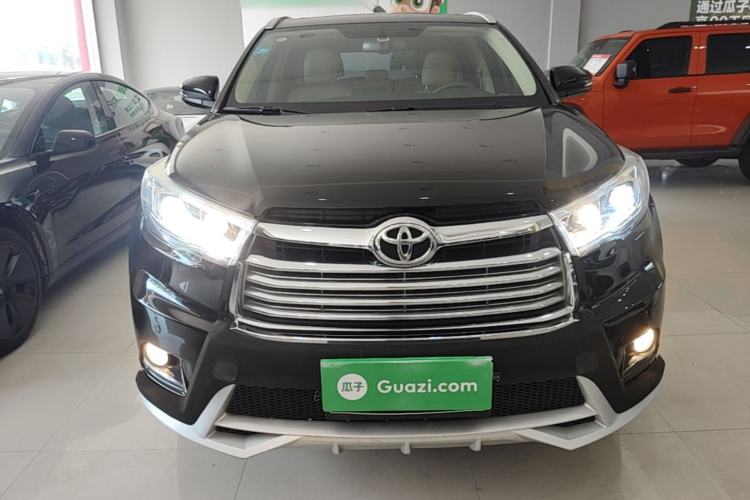 Used Toyota Highlander 2017 2.0T Two-Wheel Drive Luxury Edition 7 Seats Front