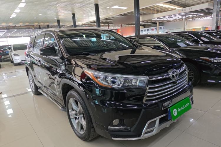 Used Toyota Highlander 2017 2.0T Four-Wheel Drive Luxury Edition 7 Seats Front Right 45 Deg