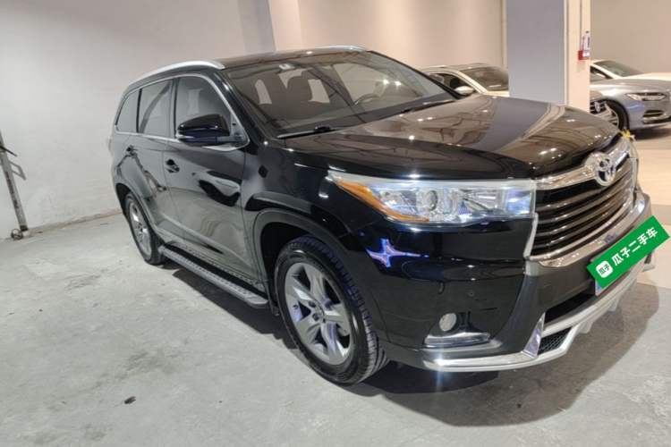 Used Toyota Highlander 2017 2.0T Four-Wheel Drive Luxury Edition 7 Seats Front Right 45 Deg