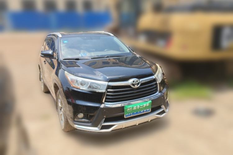 Used Toyota Highlander 2017 2.0T Four-Wheel Drive Luxury Edition 7 Seats Front Right 45 Deg
