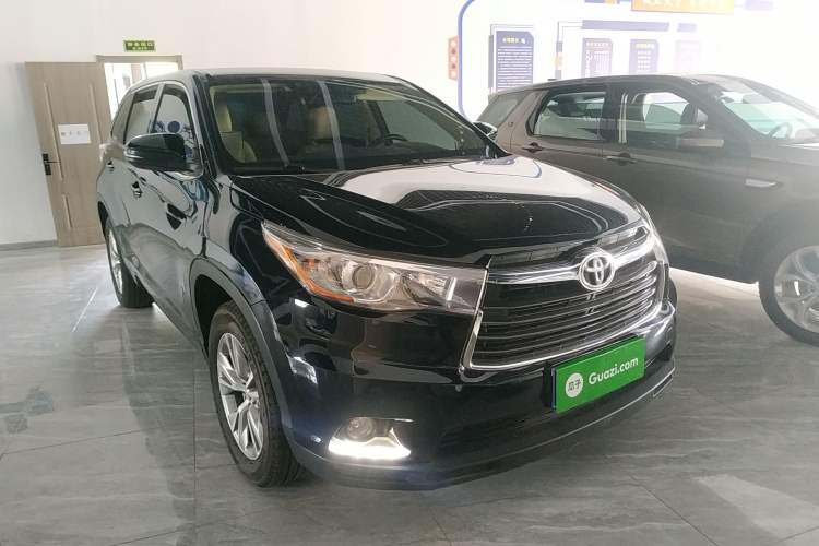 Used Toyota Highlander 2017 2.0T Four-Wheel Drive Elite Edition 7-Seater Front Right 45 Deg