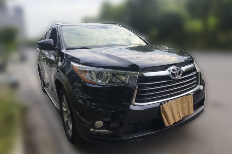 Used Toyota Highlander 2017 2.0T Four-Wheel Drive Luxury Edition 7 Seats Front Right 45 Deg