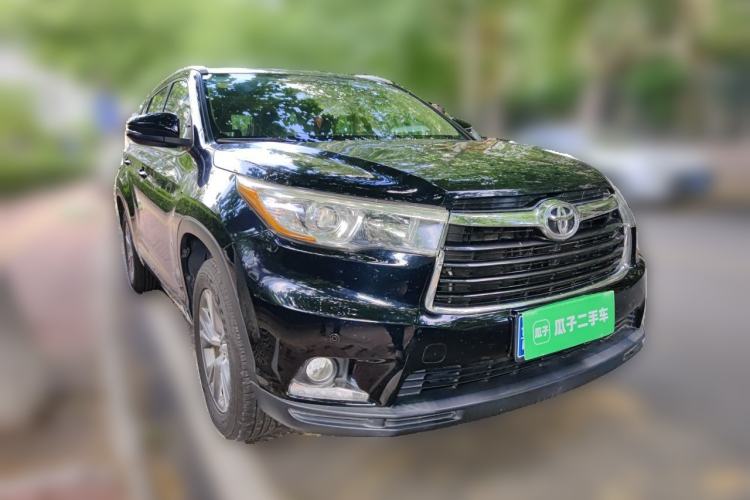 Used Toyota Highlander 2017 2.0T Two-Wheel Drive Elite Edition 5 Seats Front Right 45 Deg