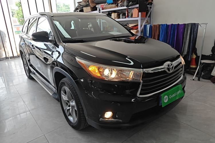 Used Toyota Highlander 2017 2.0T Four-Wheel Drive Luxury Edition 7 Seats Front Right 45 Deg