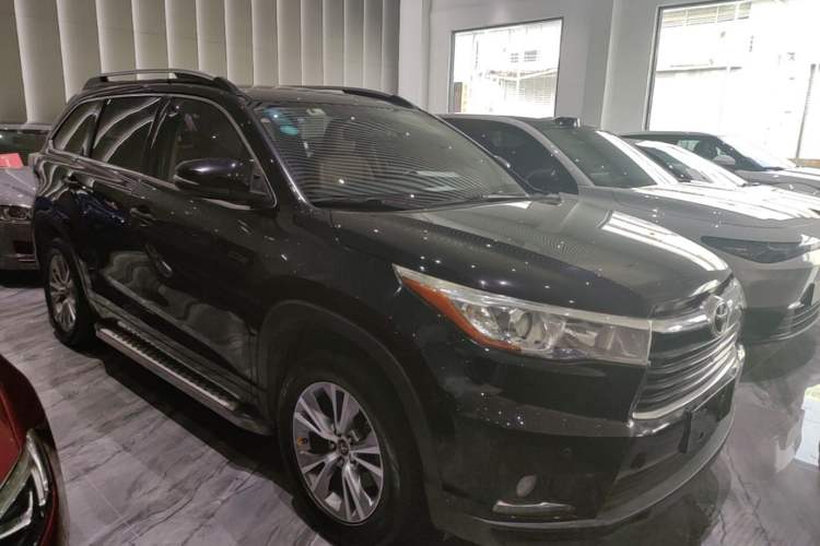 Used Toyota Highlander 2017 2.0T Four-Wheel Drive Elite Edition 7-Seater Front Right 45 Deg