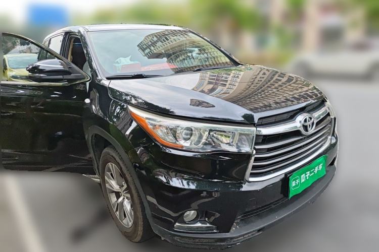 Used Toyota Highlander 2017 2.0T Two-Wheel Drive Elite Version 7 Seats Front Right 45 Deg