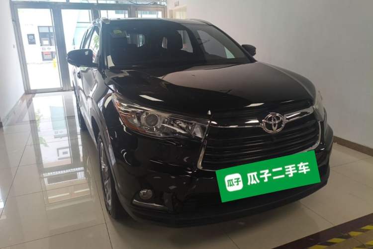 Used Toyota Highlander 2017 2.0T Four-Wheel Drive Luxury Edition 7 Seats Front Right 45 Deg
