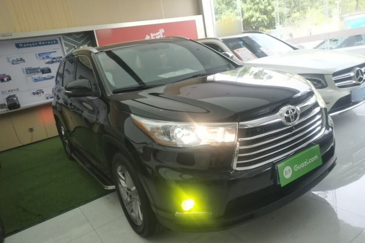 Used Toyota Highlander 2017 2.0T Four-Wheel Drive Luxury Edition 7 Seats Front Right 45 Deg