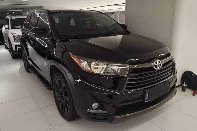 Used Toyota Highlander 2017 2.0T Four-Wheel Drive Black Edition Limited Model Front Right 45 Deg